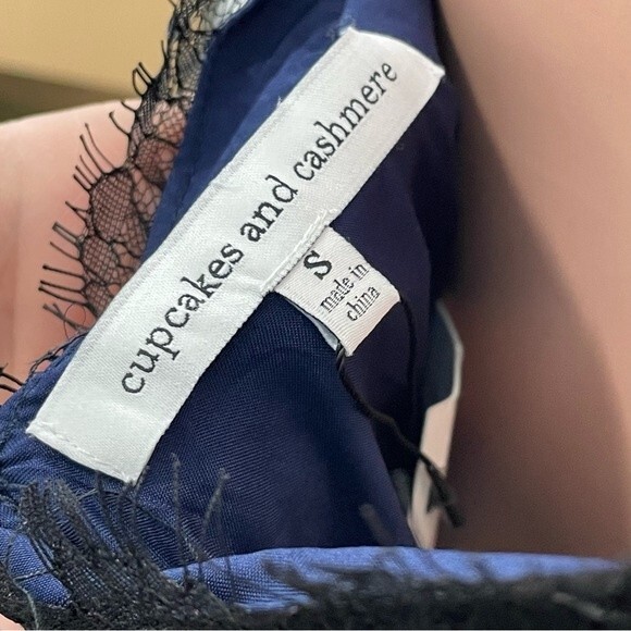 NWT Cupcakes & Cashmere Ivan Lace Wrap Dress Size SMALL Red White Blue Black - Picture 7 of 11